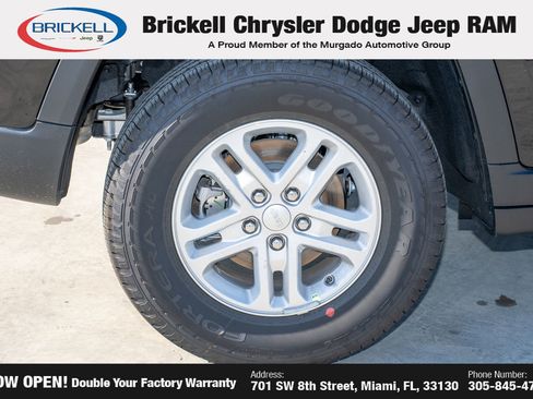 New 2025 Jeep Grand Cherokee Laredo w/ Luxury Tech Group I image 41