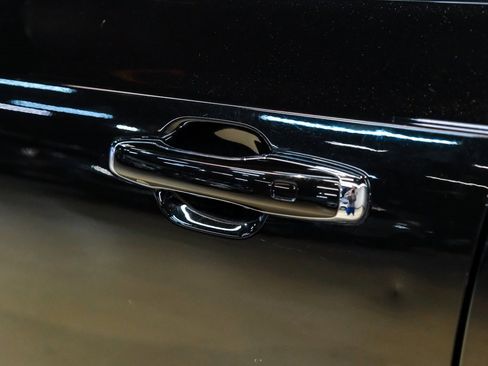 Used 2017 Volvo XC90 T6 Momentum w/ Vision Package image 47