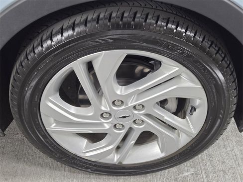 Used 2023 Chevrolet Bolt LT image 10