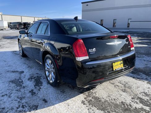 Used 2019 Chrysler 300 Limited image 6