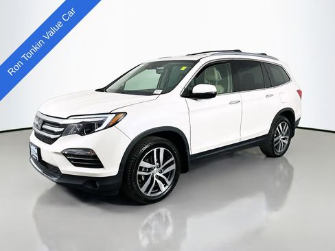 Used 2017 Honda Pilot Touring image 4