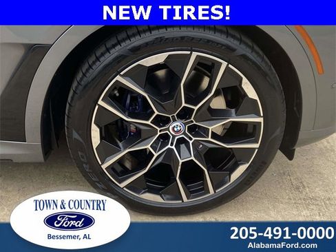 Used 2023 BMW X7 M60i image 7