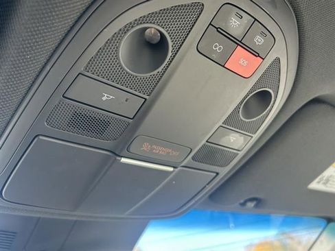 Used 2025 Genesis G70 2.5T image 16