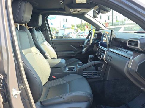 Used 2024 Toyota Tacoma 4x4 Double Cab image 10