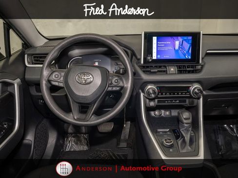 Used 2025 Toyota RAV4 LE AWD/4WD image 6