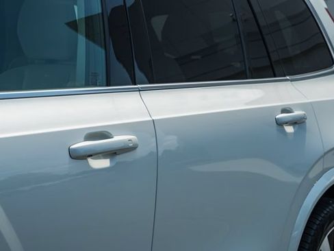 Certified 2023 Volvo XC90 T8 Ultimate AWD/4WD image 16