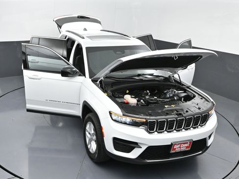 Used 2025 Jeep Grand Cherokee Laredo X image 49