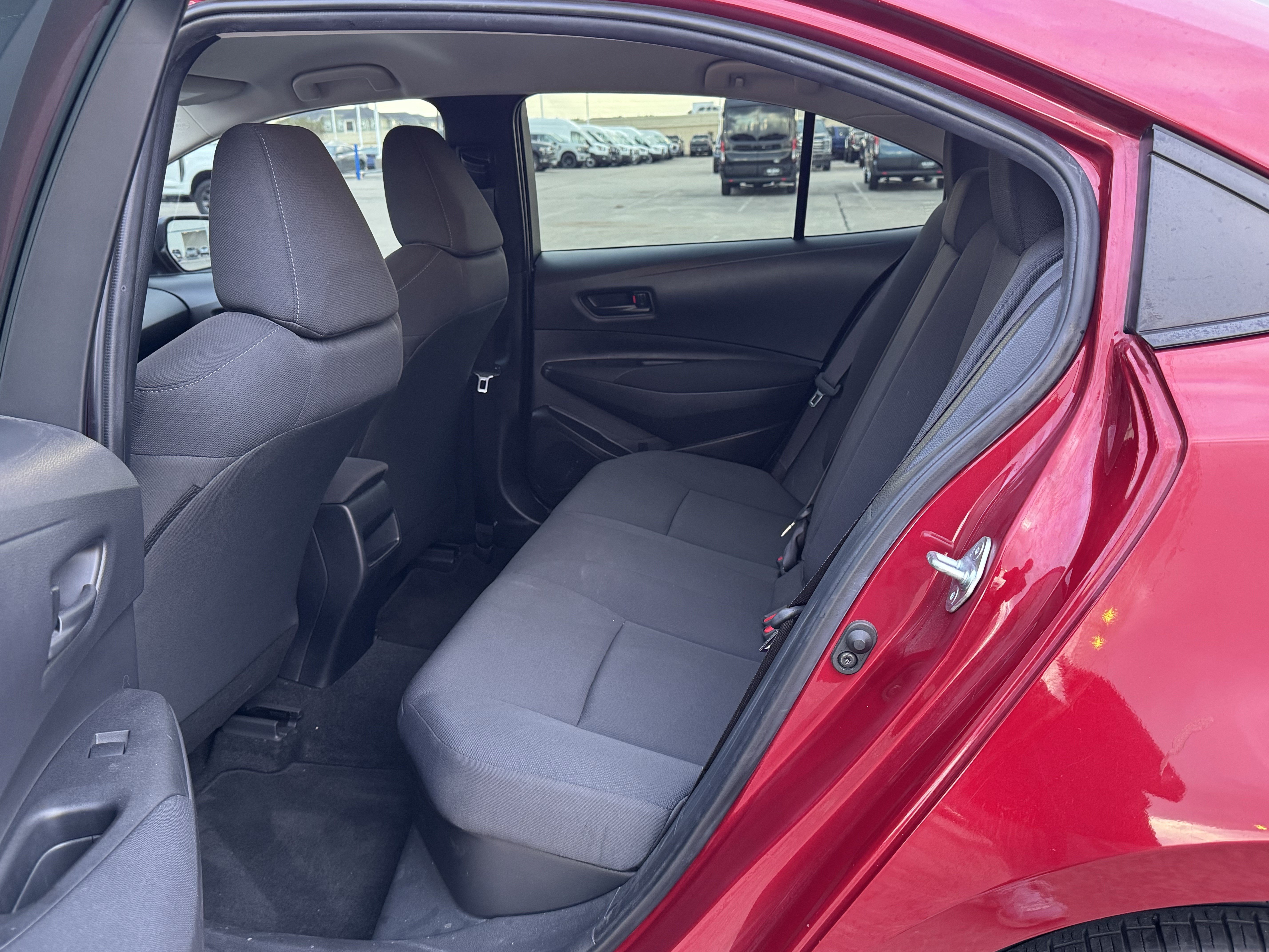 Used 2022 Toyota Corolla LE FWD image 17