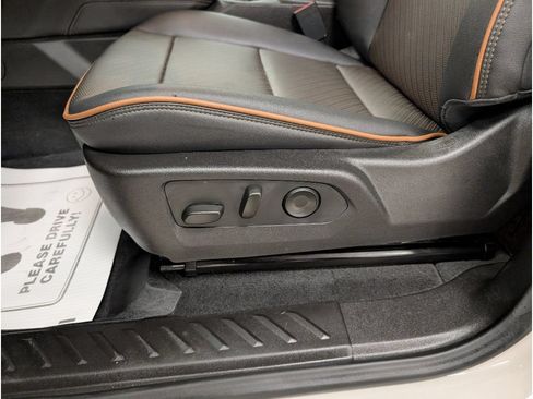 Used 2026 GMC Canyon AT4 w/ Technology Plus Package AWD/4WD image 8
