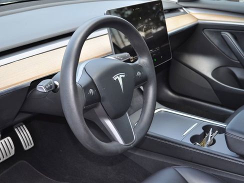 Used 2022 Tesla Model 3 Performance image 4