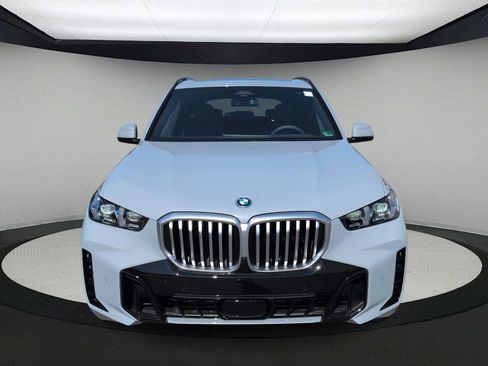 Used 2026 BMW X5 xDrive50e w/ M Sport Package AWD/4WD image 3