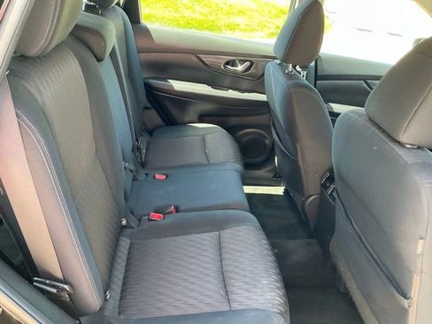 Used 2018 Nissan Rogue S AWD/4WD image 16