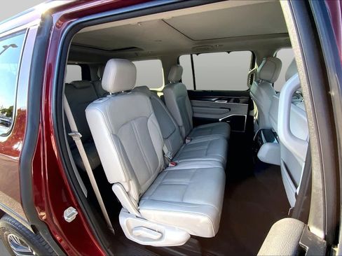Used 2024 Jeep Wagoneer 2WD w/ Premium Group I image 20