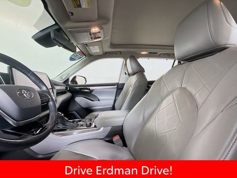 Certified 2021 Toyota Highlander Platinum AWD/4WD image 6