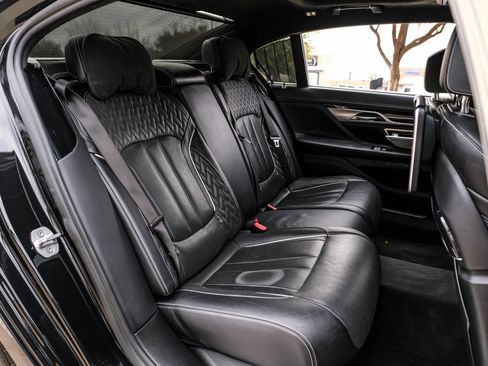 Used 2019 BMW ALPINA B7 xDrive ALPINA B7 xDrive Sedan 4D w/ Luxury Rear Seating Package image 38