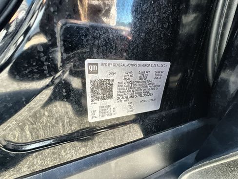 Used 2024 GMC Terrain SLE image 32