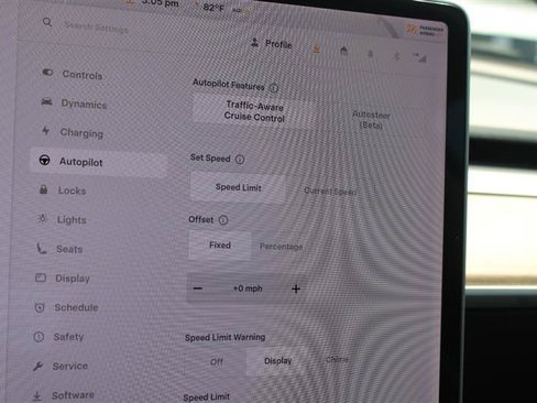 Used 2018 Tesla Model 3 Mid Range RWD image 14