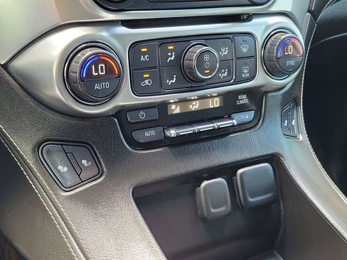 Used 2015 Chevrolet Tahoe LT RWD image 29