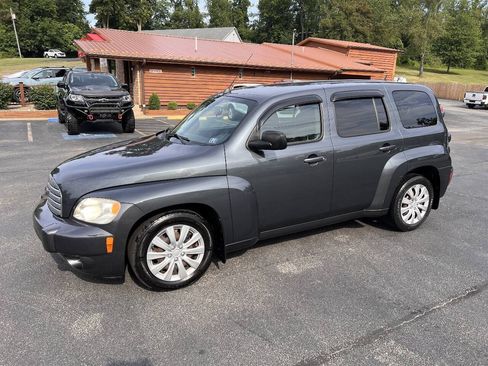 Used 2010 Chevrolet HHR LS FWD image 3