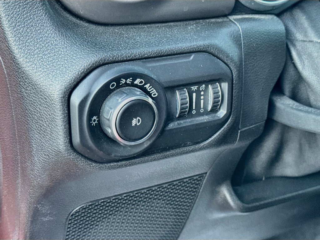 Used 2018 Jeep Wrangler Unlimited Sport S AWD/4WD image 10