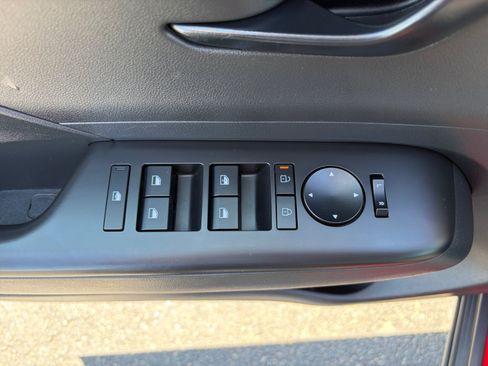 Used 2025 Hyundai Kona SEL AWD/4WD image 14