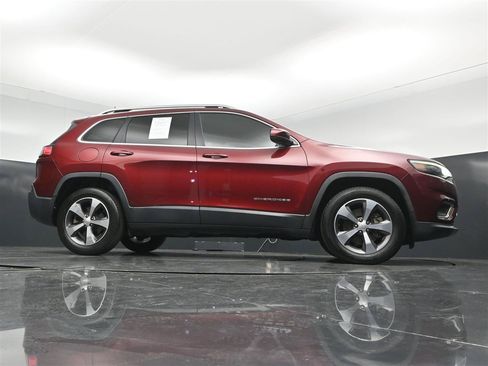 Used 2019 Jeep Cherokee Limited AWD/4WD image 30