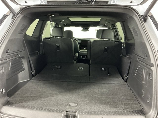 Used 2025 GMC Acadia AT4 w/ Luxury Package AWD/4WD image 32