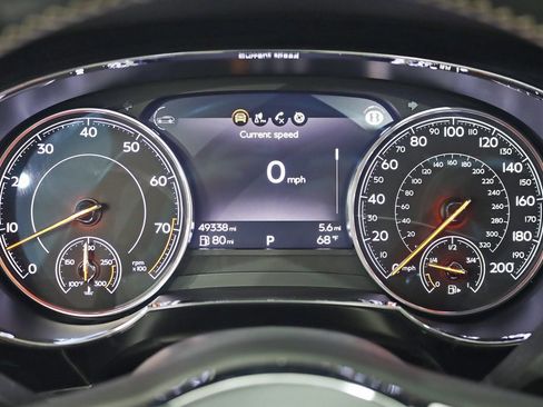 Used 2019 Bentley Bentayga image 17