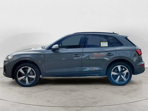 Used 2023 Audi Q5 2.0T Premium Plus w/ Premium Plus Package AWD/4WD image 2