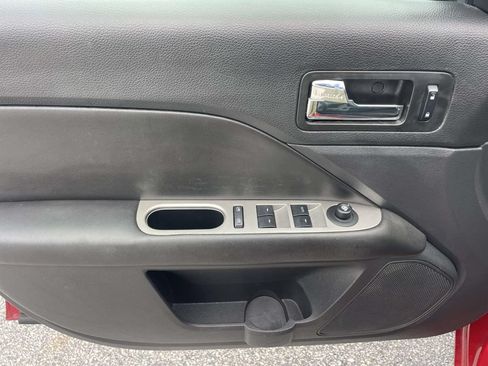 Used 2010 Ford Fusion SEL FWD image 17