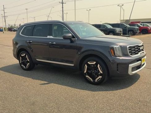 Used 2025 Kia Telluride S AWD/4WD image 2
