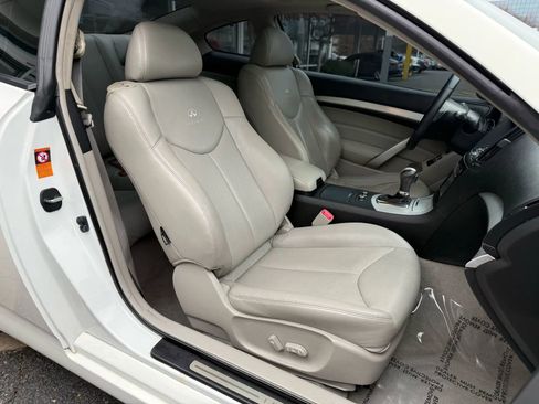 Used 2009 INFINITI G37 Journey w/ Premium Pkg image 36