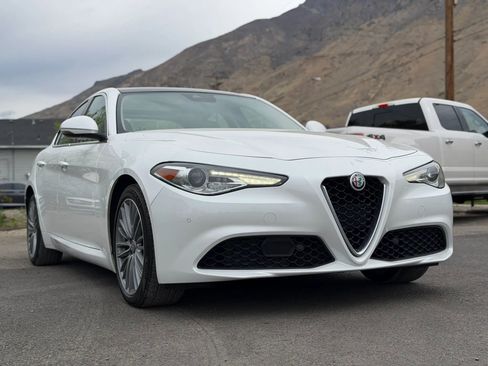 Used 2018 Alfa Romeo Giulia Ti w/ Quick Order Package 22X Lusso AWD/4WD image 1