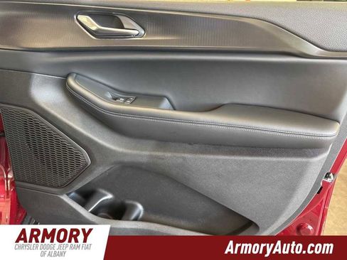 New 2025 Jeep Grand Cherokee L Altitude image 39