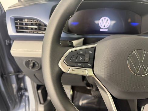 Used 2024 Volkswagen Taos SE w/ Panoramic Sunroof Package image 26