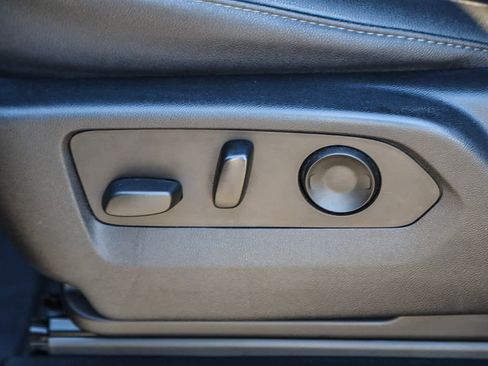 Used 2022 Chevrolet Tahoe Z71 w/ Luxury Package image 20