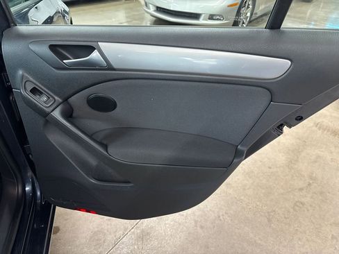 Used 2013 Volkswagen Golf TDI FWD image 40