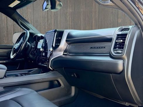 Used 2020 RAM 2500 Limited w/ Black Appearance Package AWD/4WD image 18