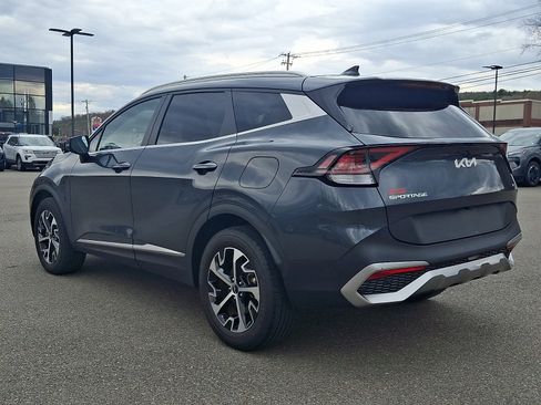 Used 2023 Kia Sportage EX image 4