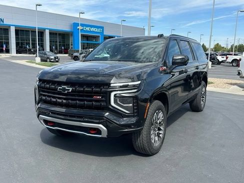 Certified 2025 Chevrolet Suburban Z71 AWD/4WD image 12