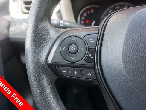 Used 2024 Toyota RAV4 XLE FWD image 4
