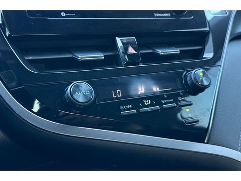 Used 2021 Toyota Camry SE FWD image 27