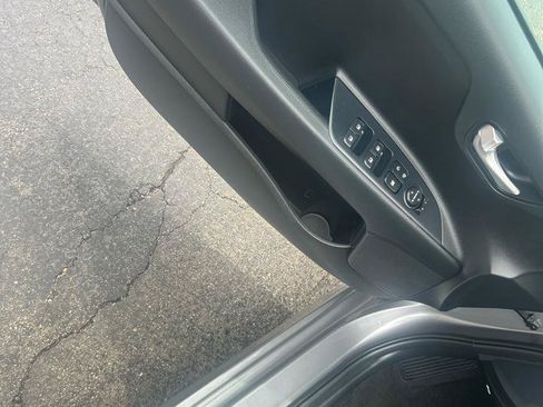 Used 2023 Kia Rio S FWD image 7