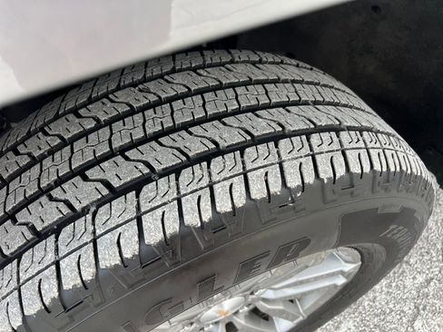 Used 2023 Chevrolet Colorado LT w/ LT Convenience Package II image 28