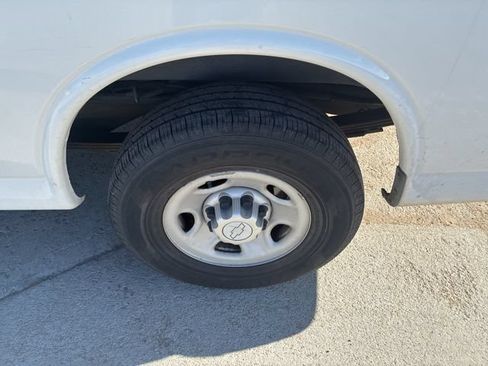Used 2016 Chevrolet Express 2500 LS RWD image 10