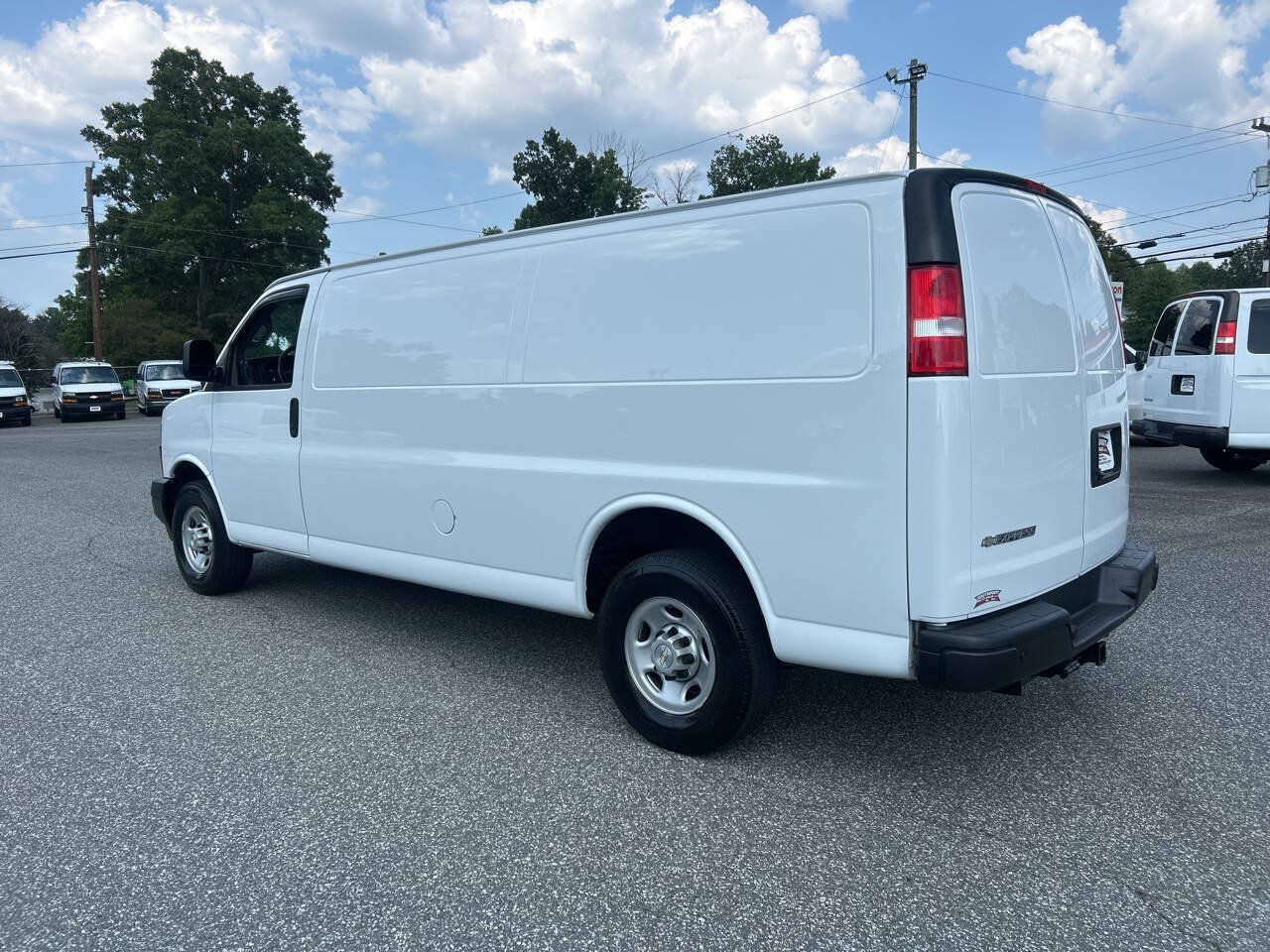 Used 2020 Chevrolet Express 2500 Extended w/ Enhanced Convenience Package RWD image 7