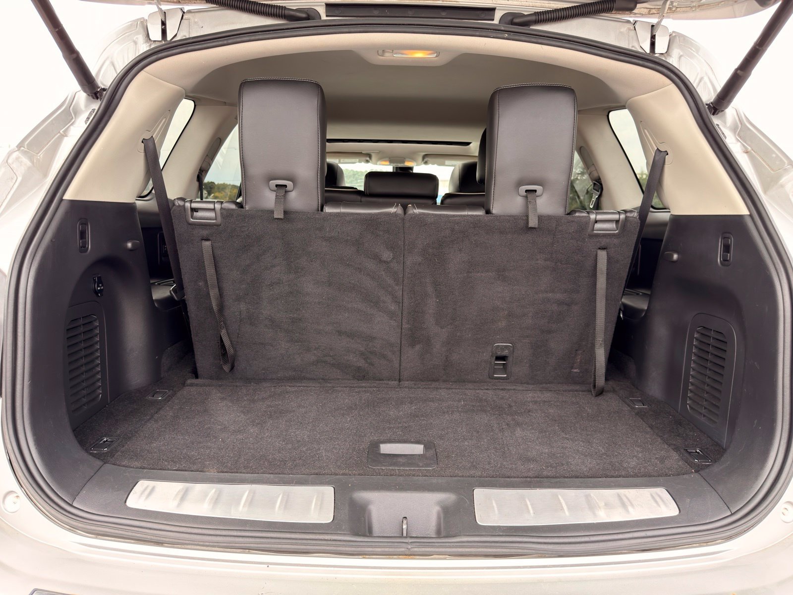 Used 2017 INFINITI QX60 Luxe w/ Premium Plus Package AWD/4WD image 46
