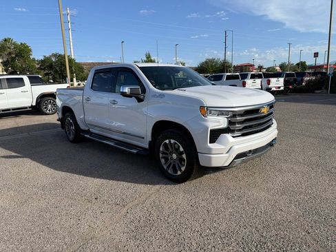 Used 2023 Chevrolet Silverado 1500 High Country w/ Z71 Off-Road Package AWD/4WD image 3