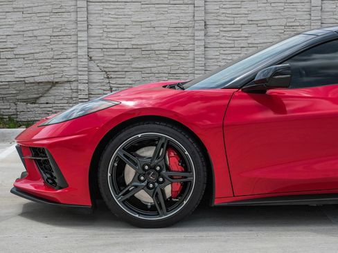Used 2021 Chevrolet Corvette Stingray Premium Conv w/ Z51 Performance Package RWD image 11