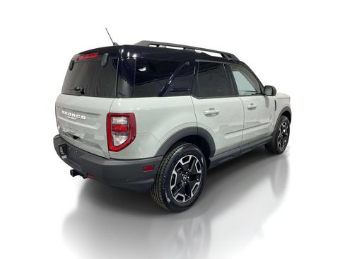 Used 2022 Ford Bronco Sport Outer Banks w/ Tech Package AWD/4WD image 4